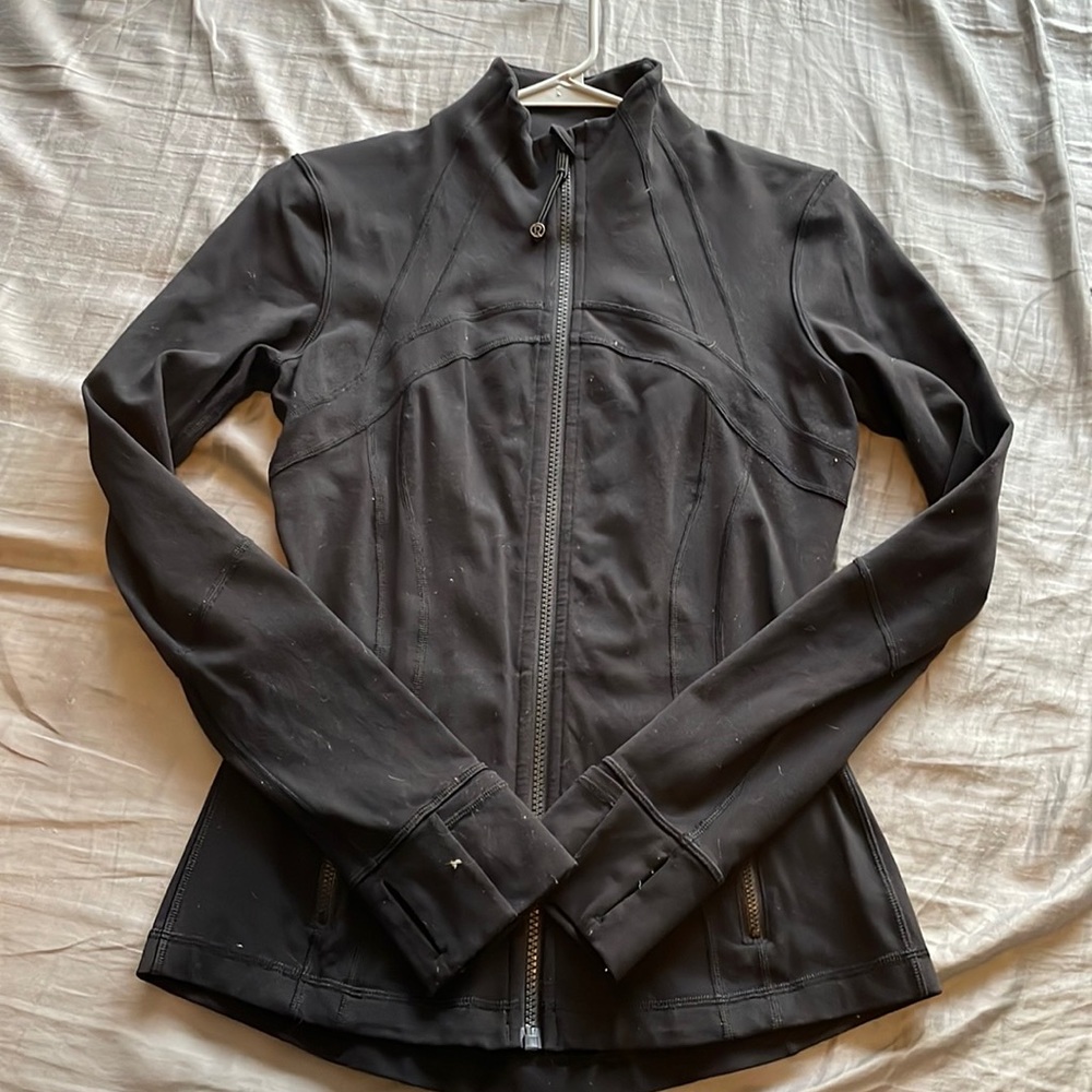 Lululemon define jacket size 6 luon material